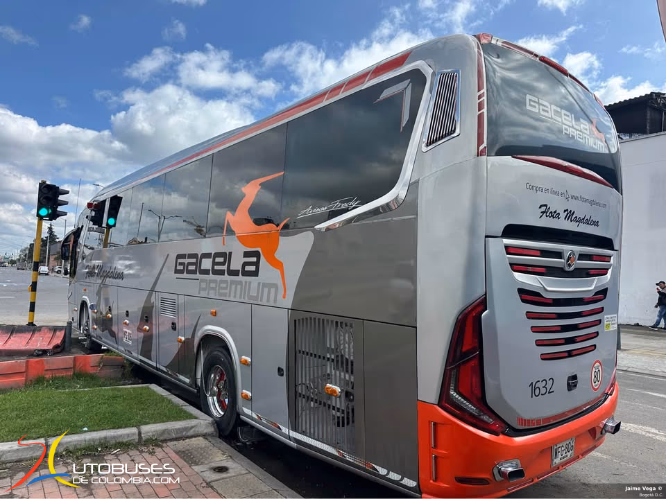Marcopolo Superpolo Marcopolo Paradiso 1200 G7 Chevrolet Isuzu LV 150