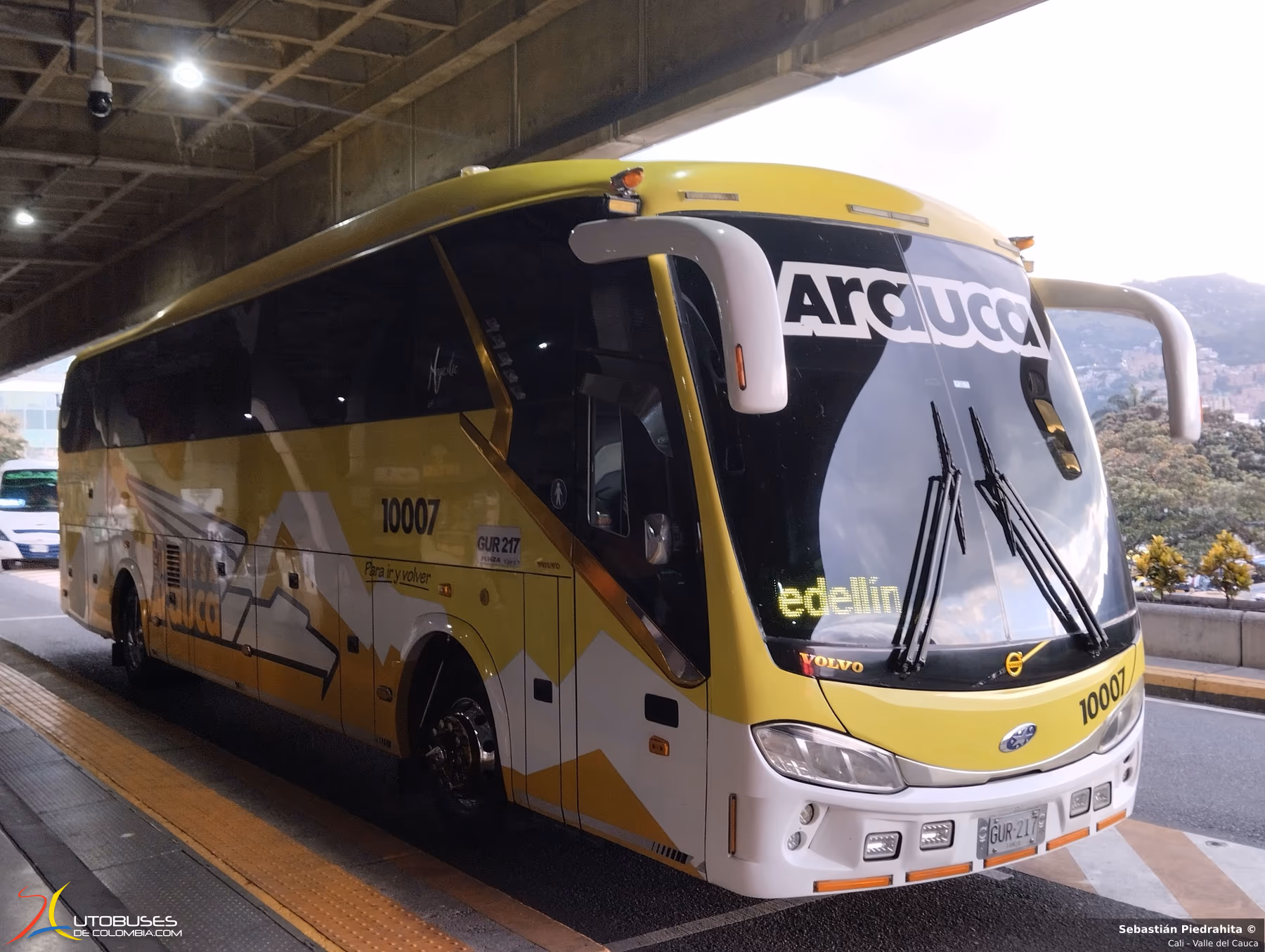 JGB JGB Majestic Volvo B420R