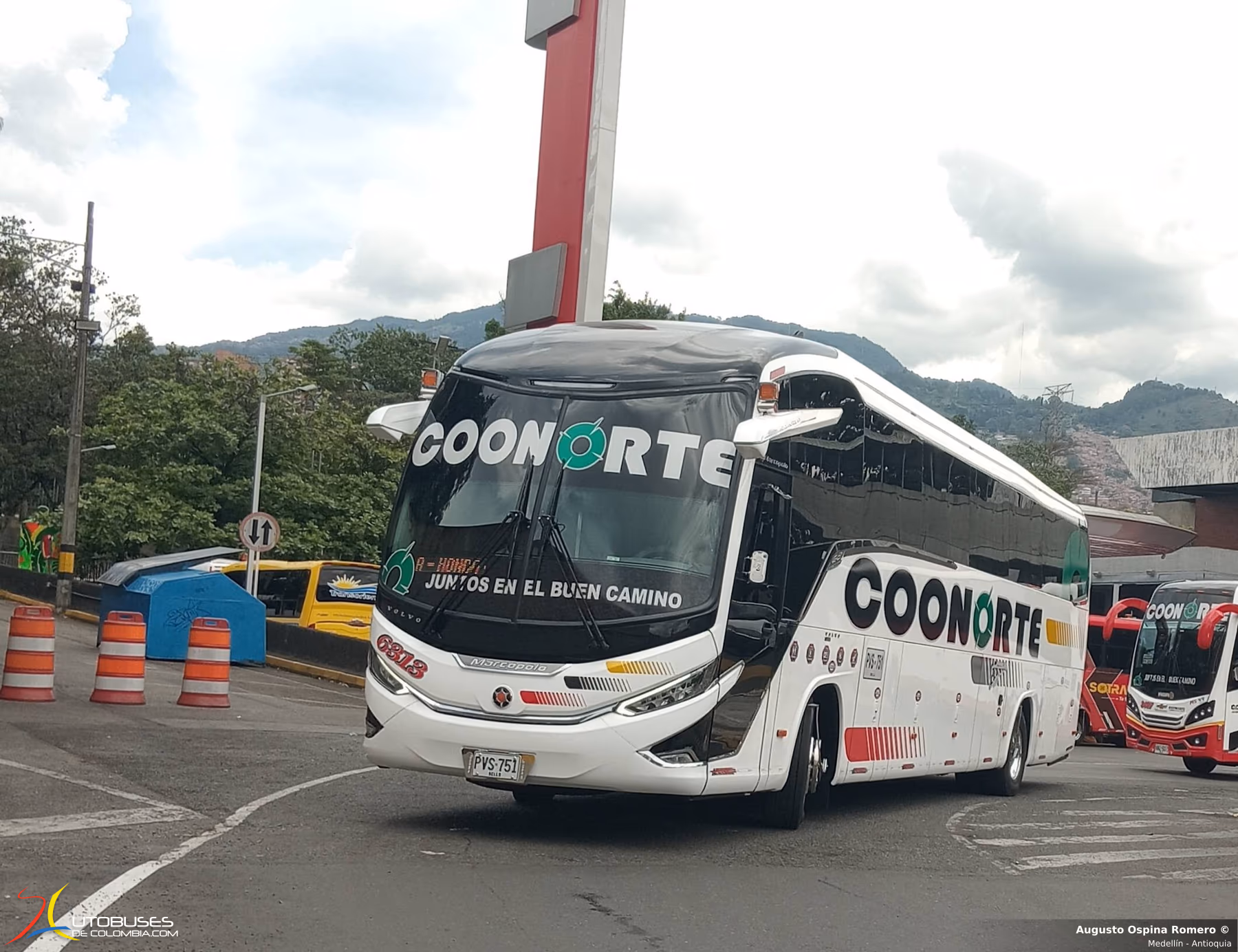 Marcopolo Superpolo Marcopolo Paradiso 1200 G8 Volvo B460R